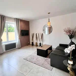 https://villa-moderne-avec-bbq.hotels-rhonealpes.com